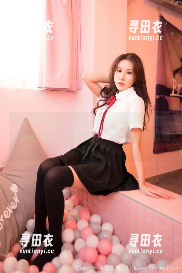 Feilin嗲囡囡 - Emily尹菲的自拍原图，真的是让我反复咀嚼，一边看一边默默惊呼！