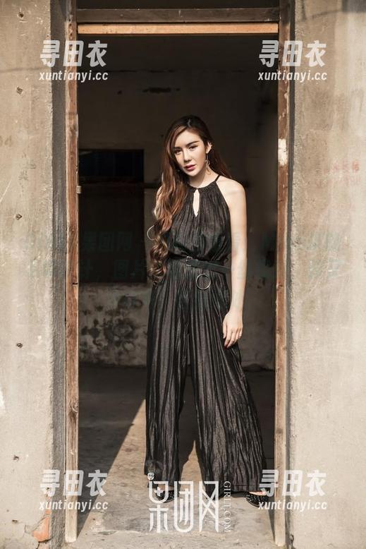 GIRLT果团网 - 福利慢慢看：Miss琪的吊带设计，图片恍若透出一丝撩劲，却又不浮夸，恰到好处。