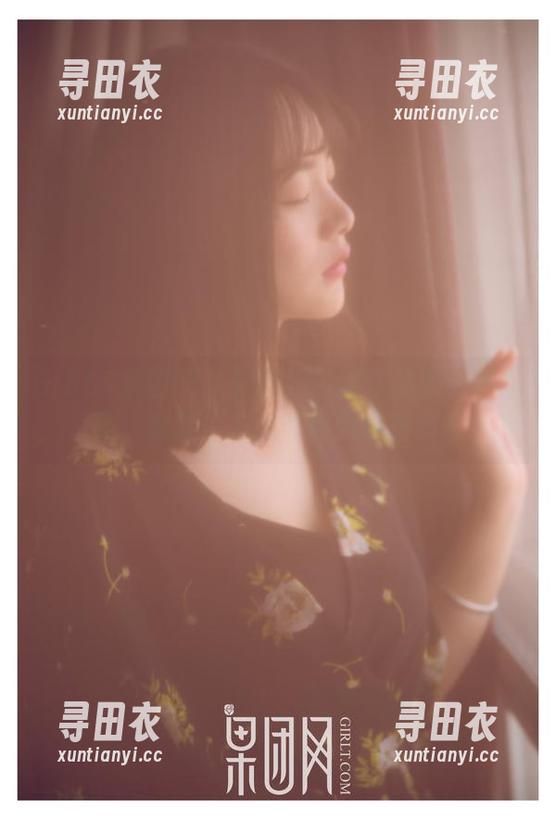 GIRLT果团网 - 黄歆苑最新作品集：双人照，看两个人的默契究竟有多打