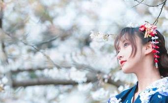 Luisa_零纱的和服写真：穿完舒适不算完，还得合影一枚才能成功！