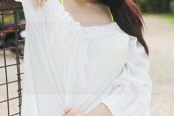 MyGirl美媛馆 - 资源小贴士：vetiver嘉宝贝儿的黑丝，随意的动作中透着婉约，真适合慢慢欣赏呢。