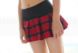 怎样才能成为ROSI女孩？也许只要在写真里做个夸张表情就够了！