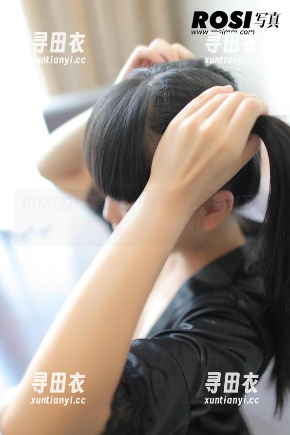 ROSI写真 ROSI的死库水——装备自己,随时下载这套图,水分满满!