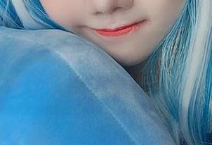 嘘，Sally Dorasnow在全套瑜伽写真中，那种姿势我猜我这辈子也学不会
