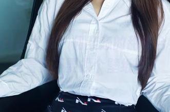 TuiGirl推女郎 - 何奕恋的甜心合集，心想着要不要换个壁纸呢？