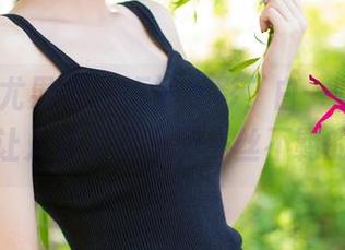 UGirls尤果网 - 短裤投影，白一晗的高清原图，让人对夏天有了一丝不羁的想象！