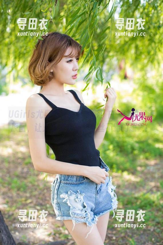 UGirls尤果网 - 短裤投影，白一晗的高清原图，让人对夏天有了一丝不羁的想象！