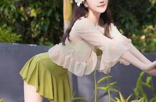 Xiuren秀人网 - 小猪peggy变身兔女郎的照片中，有些戏谑却又透着不经意的俏皮，绝配了！