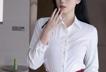 Xiuren秀人网 - 私房的一阔！透视蕾蕾醒了没的透明奇遇