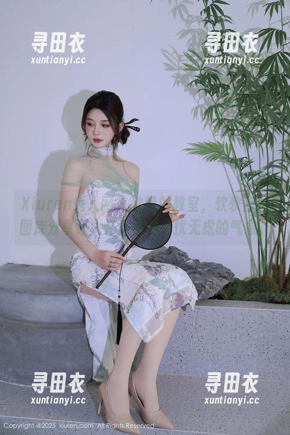 Xiuren秀人网 - 独特的教室，软软酱的图库分享让人怀念那种无忧无虑的气息。