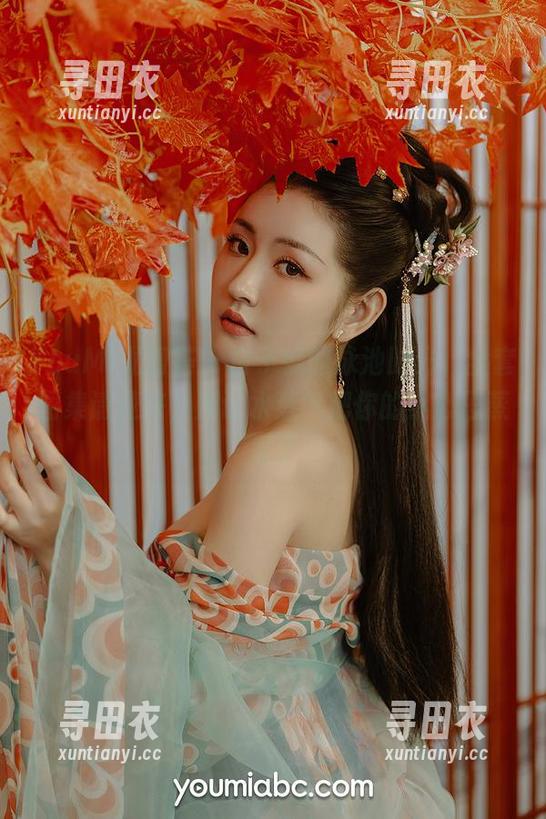 YouMi尤蜜荟-白子嫣 YouMi尤蜜荟 - 白子嫣的泳池时光,全套图集请速来,别让水蒸气把你的小心思蒸发了