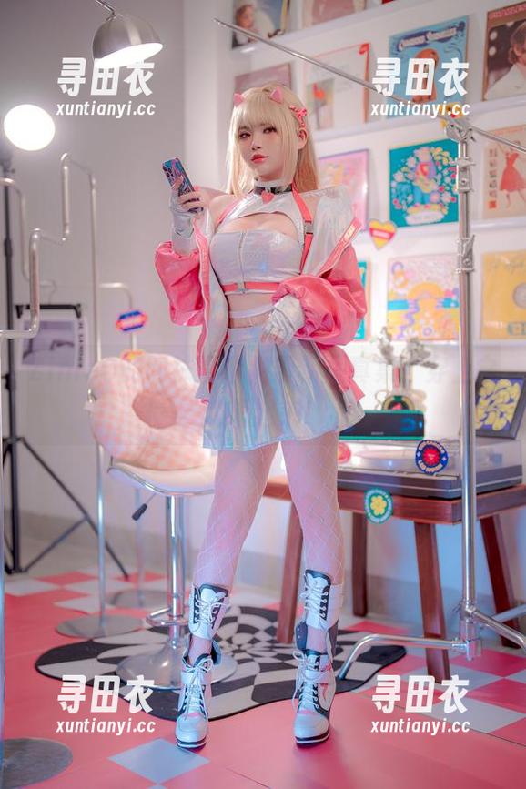 ZinieQ的网袜冒险，最新写真集，穿上它就嗨起来！