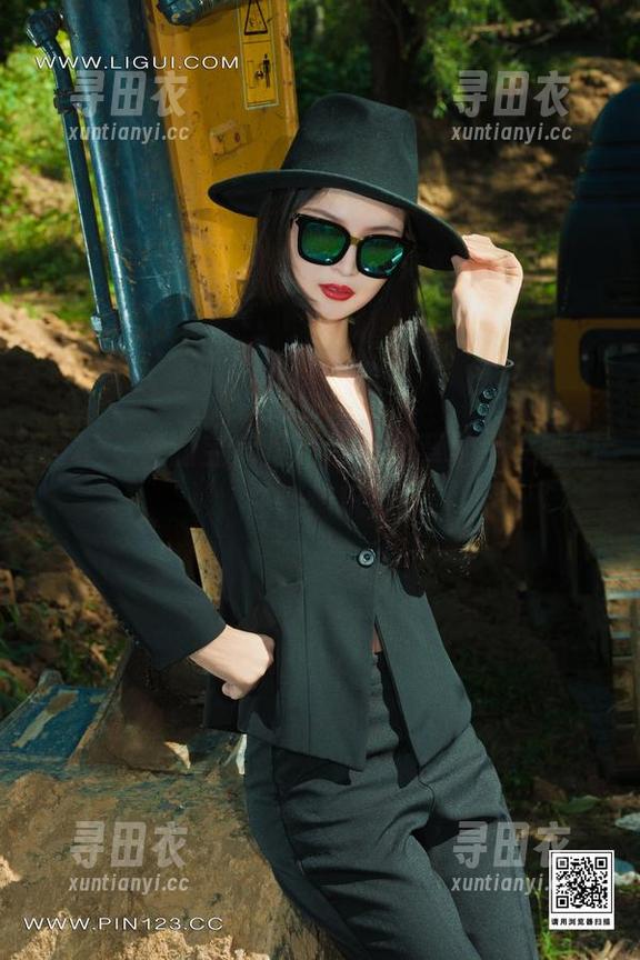 丽柜-肖肖 丽柜 - 资源宝库里,肖肖的草地兔女郎们在悄悄玩耍