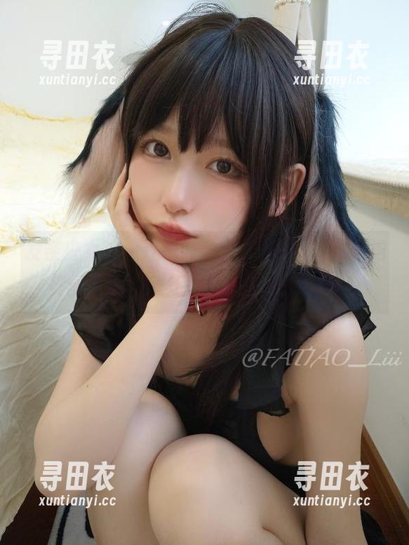 发条少女yoki带你踏上‘看哪里’的私拍美图之旅，感知那似有似无的韵味！
