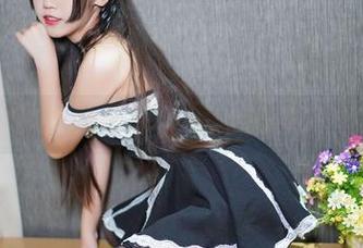 来自喵糖映画的黑丝制服美女写真集，下载让你一整天满满想象