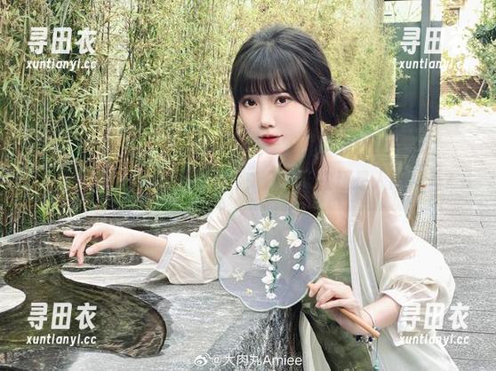 大肉丸Amiee的蕾丝照片，分享天堂还是人间偏差？