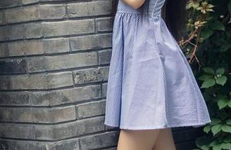 头条女神 - 免费套图进场！松果儿当护士这么不一般，衣服都好像在跟我说“快来下载吧”。