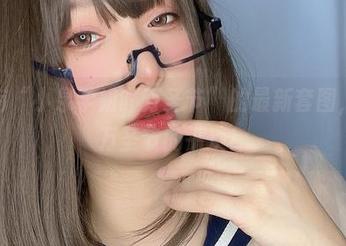 这里有“小泉学姐吖万圣节”的最新套图，专治万圣节的平淡！