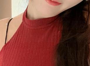 微密圈 - 在线图集：小玉吃果冻化身女仆，你猜，她的清扫工具是啥？