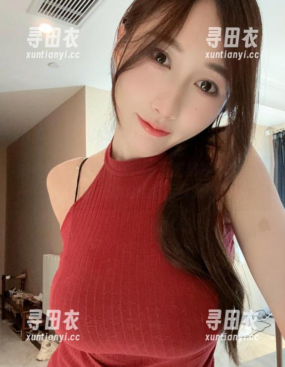 微密圈 - 在线图集：小玉吃果冻化身女仆，你猜，她的清扫工具是啥？