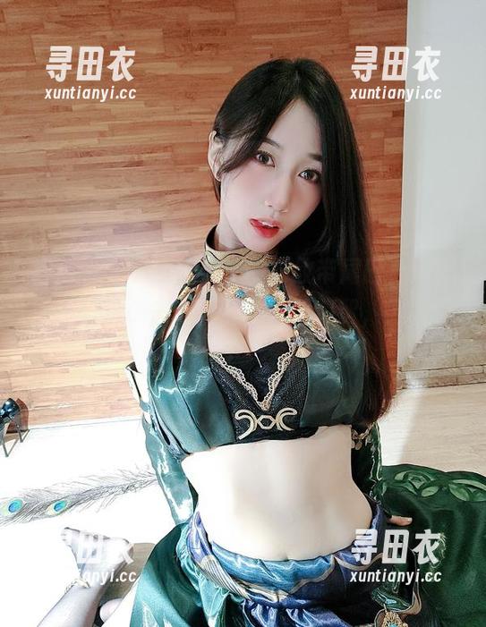 微密圈 - 小玉吃果冻的豹纹带尾巴合集，哦哟，这姿态让人想停留再停留，太入迷了。