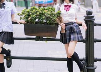 尤蜜荟 - 娜娜TINA的图片里我只看到了高跟鞋的悠闲步伐