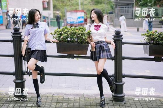 尤蜜荟-娜娜TINA 尤蜜荟 - 娜娜TINA的图片里我只看到了高跟鞋的悠闲步伐
