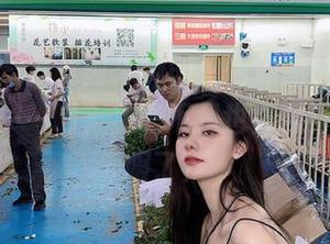 微密圈 - 就是阿朱啊的粉色原图，这一刻我觉得……啊，我是不是也要换身粉色衣服了？