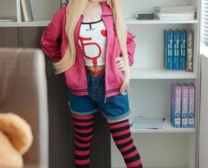 红裙写真属于幼水铃衣，挑剔的人看完也只剩点赞的节奏。