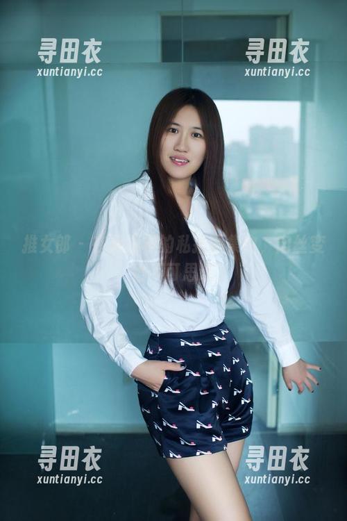 推女郎 - 在梁棋棋的私拍图集中，肉丝变得不可思议