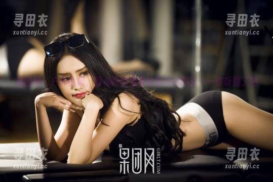 果团网 - 户外的风，裴希西和免费的照片在聊天——你听到了吗？