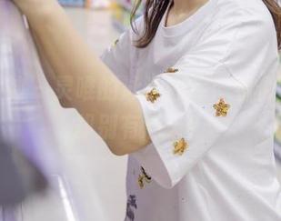 梦丝女神 - 灵唯的泳池图库：看似匆忙，却别有洞天！