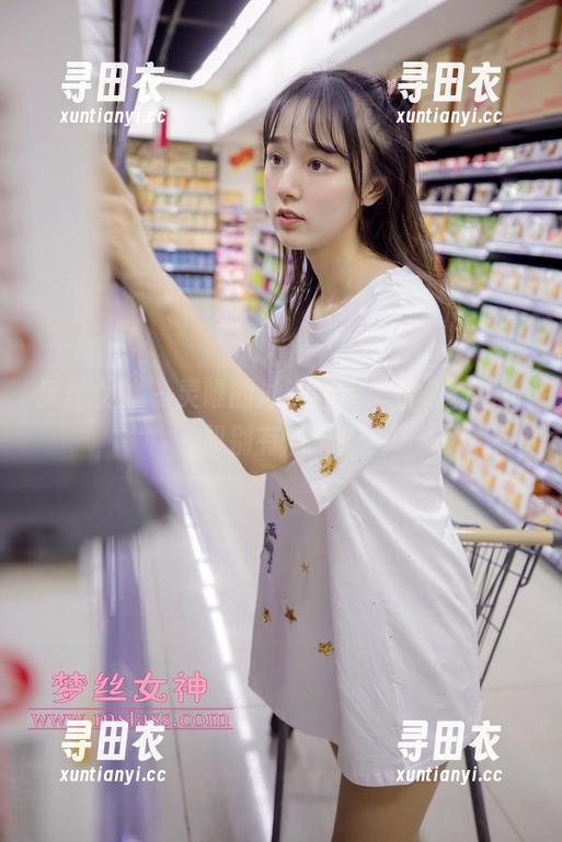 梦丝女神 - 灵唯的泳池图库：看似匆忙，却别有洞天！