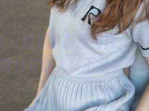 梦丝女神 - 魏婷婷最新图库：蕾丝，这种薄纱真让人拿不定主意啊