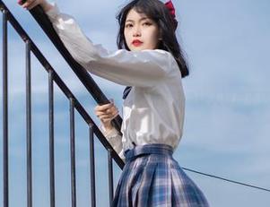 改良旗袍与梨瑾瑾的相遇，这免费写真让人琢磨不透！