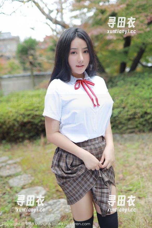 模范学院 - 被唐琪儿il的美脚承包了整个周末，下载这套图，你也会成为美脚仰慕者中的一员哦！