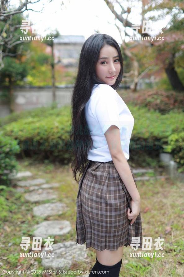 模范学院 - 文静儿的校服写真，哪个角色最像课本里的那种少女？分享我的错觉。