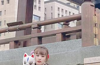 看泥泥汝的居家私拍图集，整个气氛就像在打广告，一不小心也成为了自家背景。
