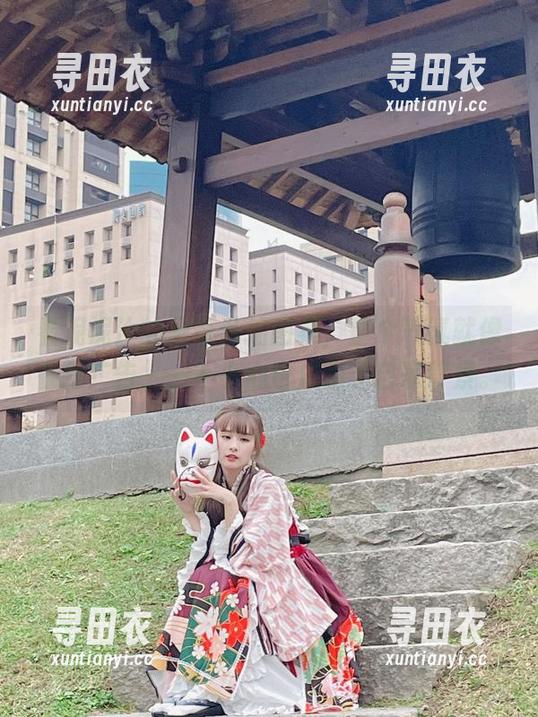 看泥泥汝的居家私拍图集，整个气氛就像在打广告，一不小心也成为了自家背景。