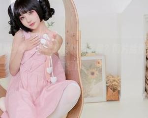 想要一条像爆机少女喵小吉那样的连衣裙？图片给你答案，定制就在眼前。