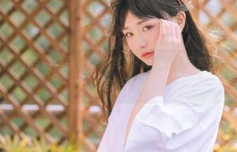 爆机少女喵小吉独家呈现：拉克丝·水晶玫瑰写真合集，这花不会自杀吧？