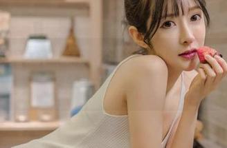 王羽杉在线：抹胸浴缸里的“洗衣服”大作战，图片请谨慎观看，哈哈！