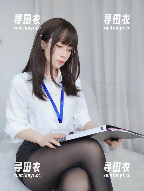 其实白银81的白丝兔子写真真不是在卖萌，明明是来挑战我们的想象力！