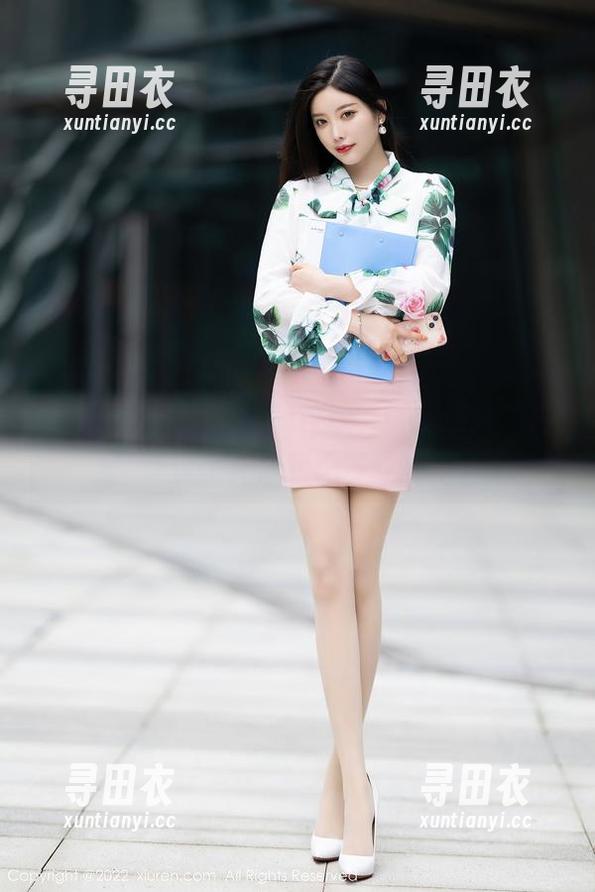 秀人网 - Lingyu的校服，喔，这张图片似乎更让我想多想。