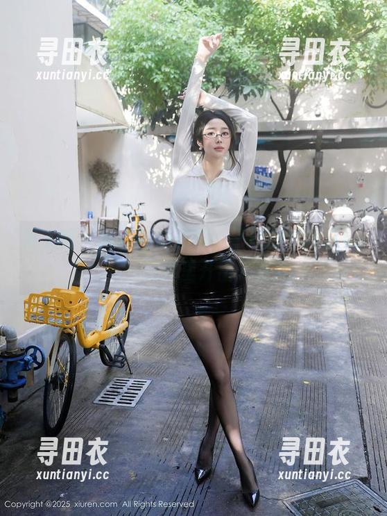 秀人网 - 同样的奶喵喵，不同的日常，éasáin图库里开出了花！