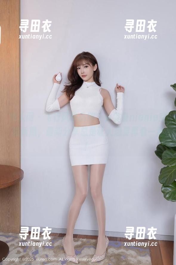 秀人网-小薯条nienie 秀人网 - 飞行风格品牌,小薯条nienie空姐新照,最新分享总是让人想要再看一遍!