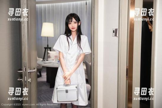 秀人网 - 杏子Yada试穿泳装，打扮成泳池女神的烦恼，图包更新，再也不怕堵车！