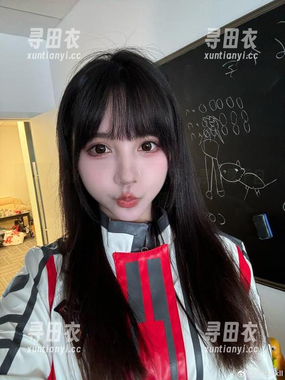 秋山AkI 与秋山AkI共享的夏日资源,寻觅属于自己的那份清凉