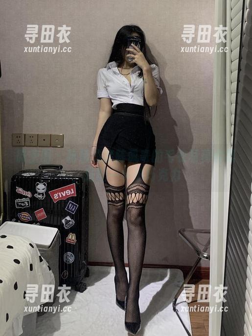 微密圈 - 粉色的猪陈佩奇的毛衣写真合集，搭配一杯热巧克力