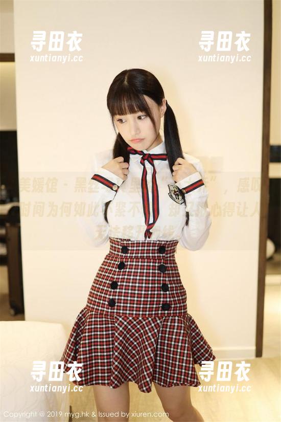美媛馆 - 黑丝写真里的“于大乔”，感叹时间为何如此不紧不慢，却又揪心得让人无法移开视线。